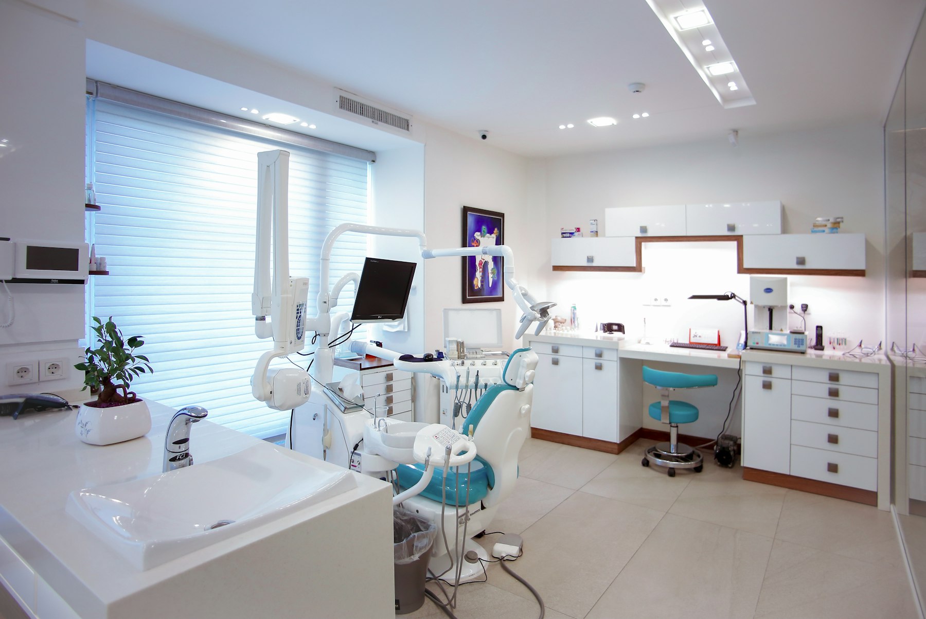 A modern dental treatment room